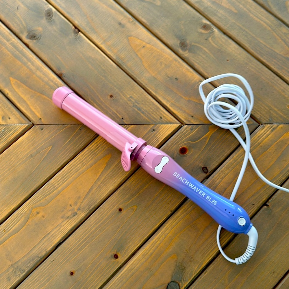 Beach waver  b1.25 hair curler. Used once!